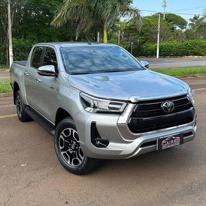 TOYOTA HILUX 2.8 D-4D TURBO DIESEL CD SRX 4X4 AUTOMÁTICO TOYOTA HILUX 2.8 D-4D TURBO DIESEL CD SRX 4X4 AUTOMÁTICO